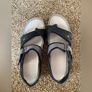 Beartraps sandals, size 8 1/2